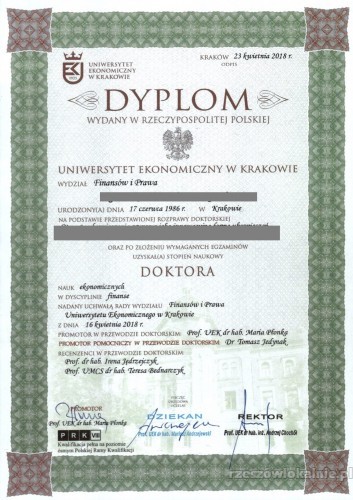 Dyplomy, Świadectwa średnie, studia, matura.